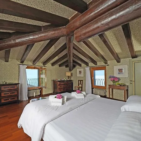 San Giacomo Exclusive Lakefront With Stunning Lake Views And Private Lakefront Garden Villa *
